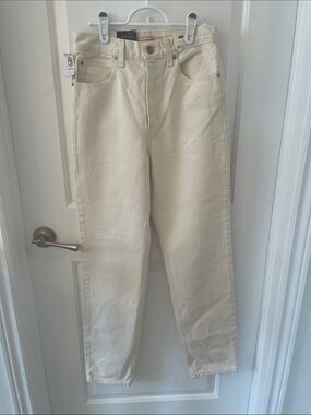 Levi's Off White High-Rise Straight Jeans